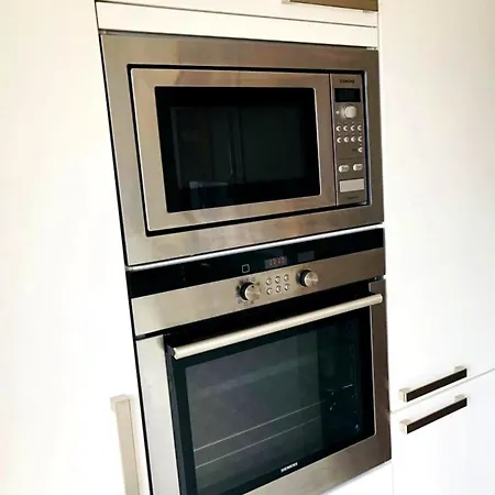 Stilvolle Moderne Wohnung Fuer Zwei + Parkplatz * אסן